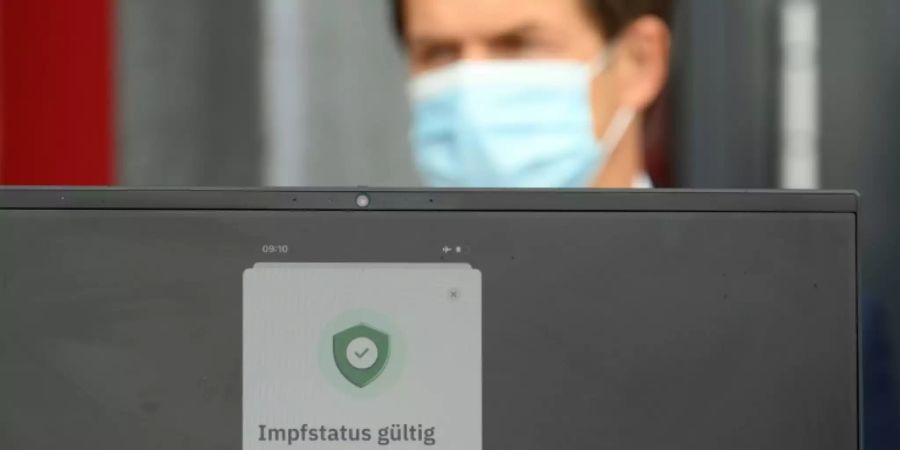 Modell des in Deutschland getesteten Impfpasses