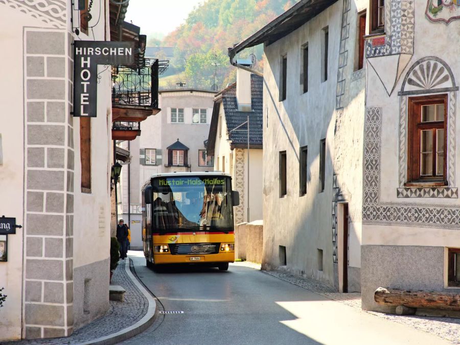 Anders im Engadin: Dort regnet es voraussichtlich, die Temperaturen bleiben kühl.