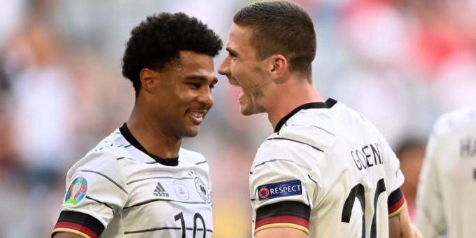 Die Hoffnung ist wieder gross: Das 4:2 gegen Portugal bringt die DFB in eine gute Position. Foto: Philipp Guelland/EPA Pool/dpa Die Hoffnung ist wieder gross: Das 4:2 gegen Portugal bringt die DFB in eine gute Position. Foto: Philipp Guelland/EPA Pool/dpa