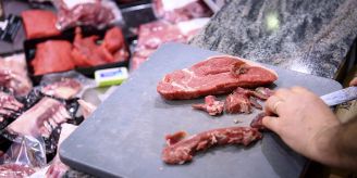 Studie - Greenpeace fordert Werbestopp für umweltschädliche Produkte Studie - Greenpeace fordert Werbestopp für umweltschädliche Produkte