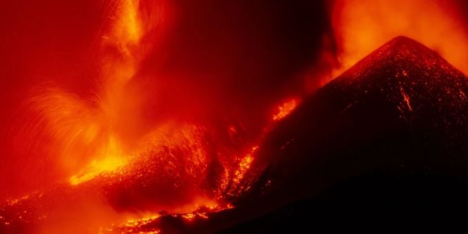 Durch zahlreiche Vulkanausbrüche wird das Leben in 250 Millionen Jahren sehr ungemütlich sein. (Symbolbild) Vulkanausbruch