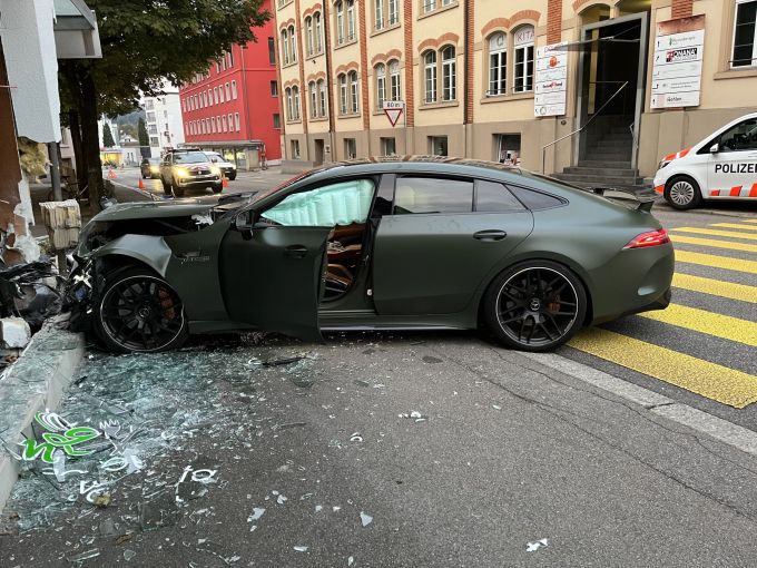 Am Fahrzeug entstand ein Totalschaden. Kantonspolizei AG