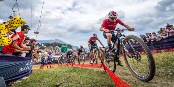 Cross-Country - Berner Mathias Flückiger (34) feiert Start-Ziel-Sieg