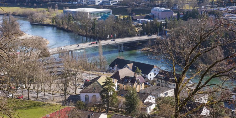 Die Casino-Brücke in Brugg ist eine Strassenbrücke über die Aare.