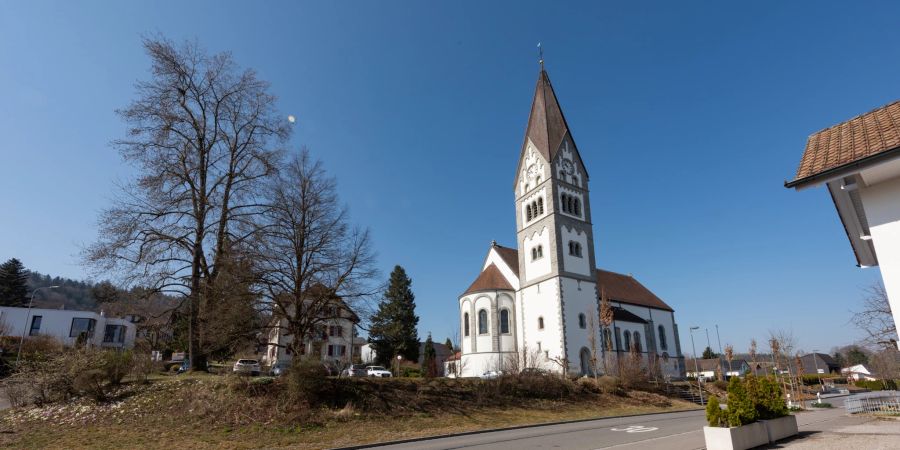 Die katholische Pfarrkirche in Wohlenschwil steht unter kantonalem Denkmalschutz.