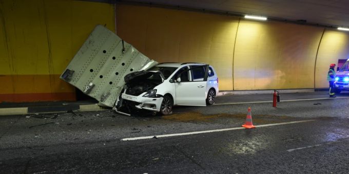 Thusis GR: Selbstunfall auf der A13 im Crapteig-Tunnel. Thusis