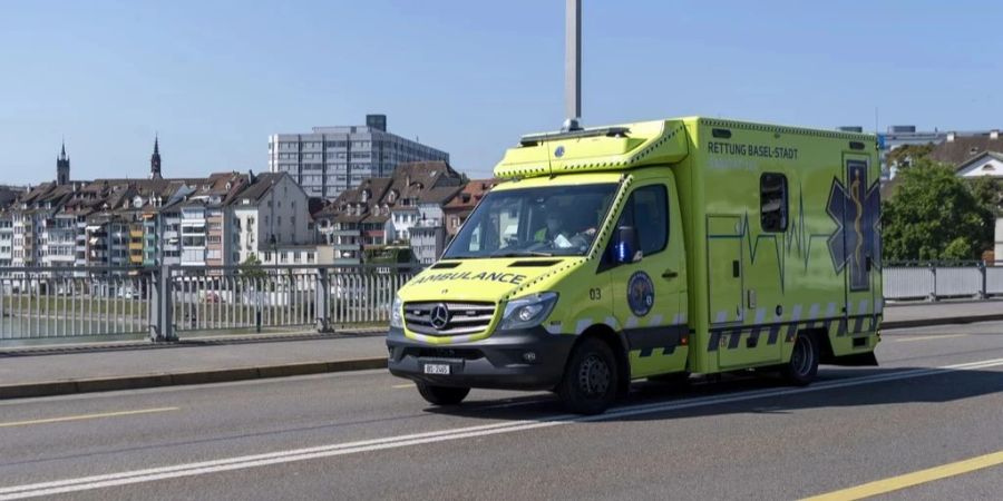 Es kommt vermehrt zu Kreislaufproblemen und der Rettungsdienst muss ausrücken. (Symbolbild)