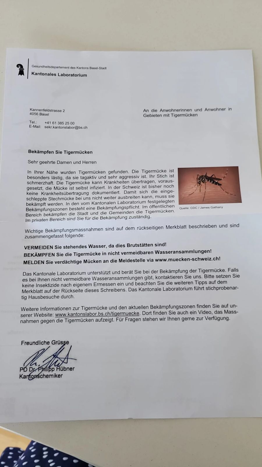 Der Brief vom Kantonslabor, unterzeichnet von Kantonschemiker Philipp Hübner.