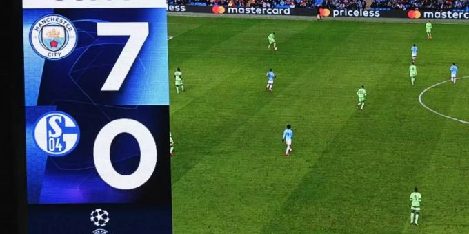 Der FC Schalke 04 ging im Champions-League-Rückspiel bei Manchester City mit 0:7 unter. Foto: Ina Fassbender Der FC Schalke 04 ging im Champions-League-Rückspiel bei Manchester City mit 0:7 unter. Foto: Ina Fassbender