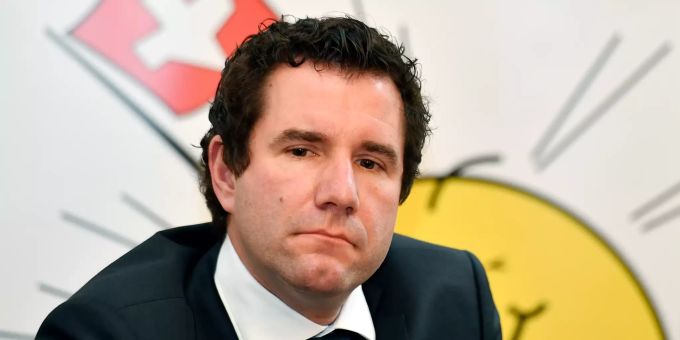 Der Zürcher SVP-Kantonsratskandidat Stefan Locher an einer Medienkonferenz. Stefan Locher