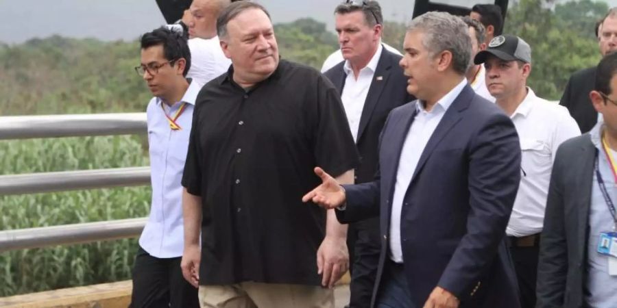 US-Aussenminister Mike Pompeo mit dem kolumbianischen Präsidenten Ivan Duque an der Grenze zu Venezluela. Foto: Rafael Hernandez