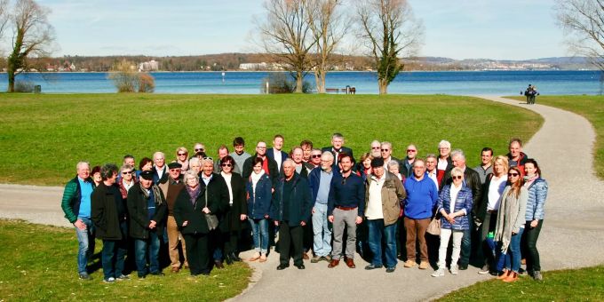 Internationales Treffen