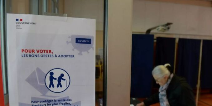 Wahllokal in Bordeaux bei der ersten Runde am 15. März Wahllokal in Bordeaux bei der ersten Runde am 15. März