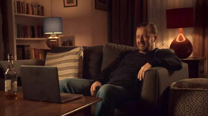 Soll man sich so seine gewählten Volksvertreter beim Netflix-schauen vorstellen? Sicher nicht: Das ist Produzent, Regisseur, Autor und Hauptdarsteller Ricky Gervais in «After Life». Ricky Gervais After Life