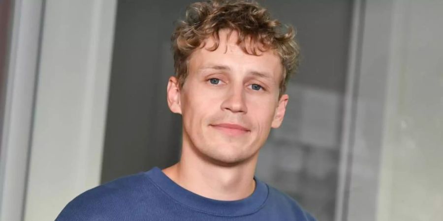 Tim Bendzko soll am 22. August in Leipzig drei Konzerte in verschiedenen Sicherheitsszenarien vor Zuschauern spielen. Foto: Jens Kalaene/zb/dpa
