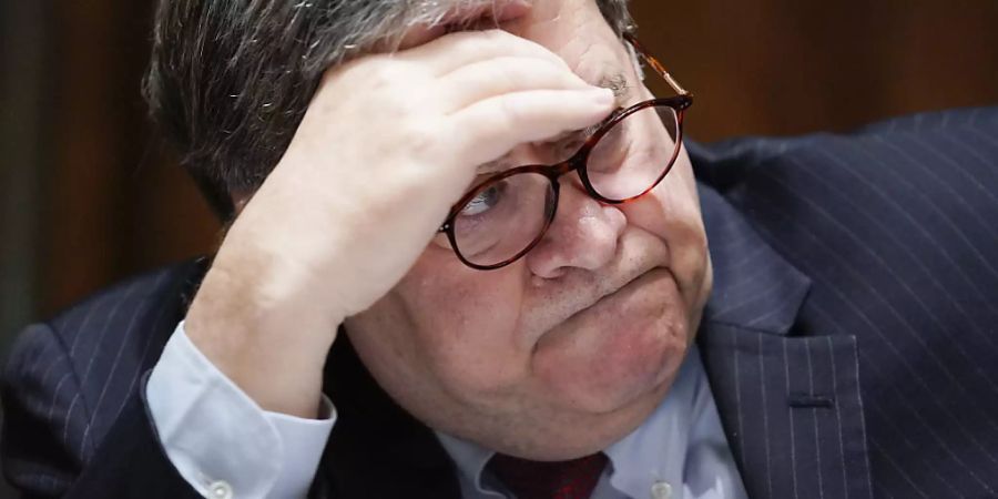 ARCHIV - William Barr, Justizminister der USA, spricht während eines Runden Tisches mit Präsident Trump über die Senioren Amerikas im Kabinettsraum des Weissen Hauses. Foto: Evan Vucci/AP/dpa