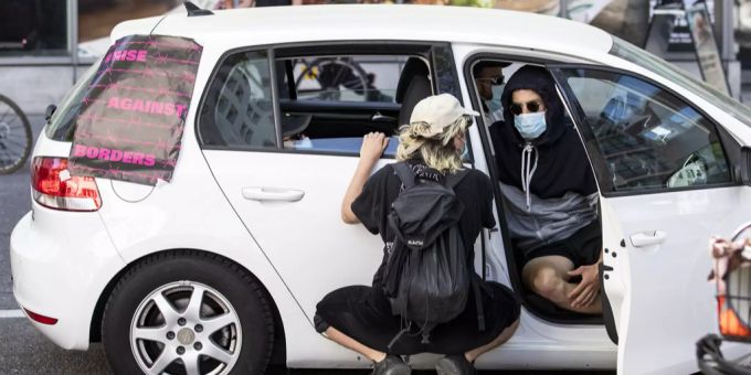 In Zürich kam es zu einer Auto-Demo. auto demo zürich coronavirus