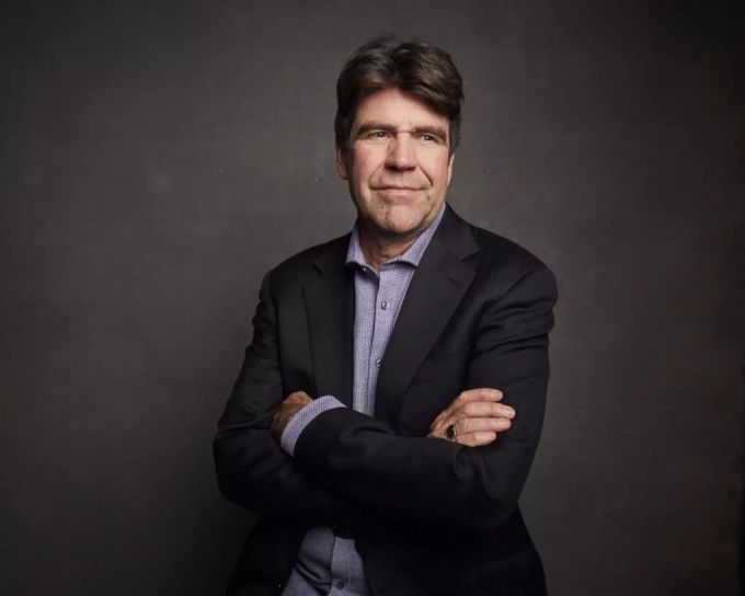 Regisseur Greg Barker rühmt den Cast zum neuen Netflix-Film «Sergio». greg barker