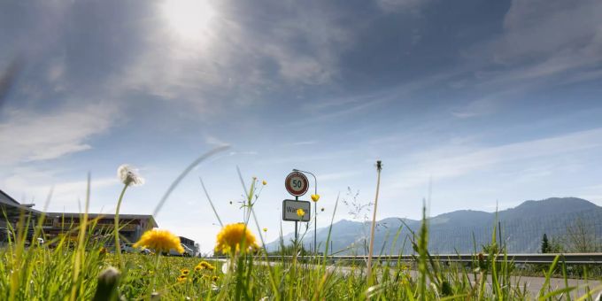 Einfahrtsstrasse Richtung Wangen (SZ). Einfahrtsstrasse Richtung Wangen (SZ).