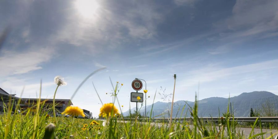 Einfahrtsstrasse Richtung Wangen (SZ).