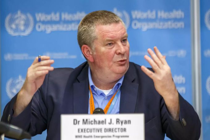 Michael Ryan spricht bei einer Pressekonferenz. (Archivbild) Michael Ryan