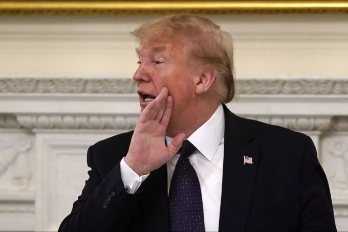 Nach eigenen Angaben nehme der US-Präsident Donald Trump ein Malaria-Medikament ein, um sich vor dem Coronavirus zu schützen. Donald Trump