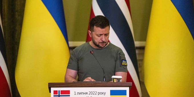 Wolodymyr Selenskyj, Präsident der Ukraine, hält eine Pressekonferenz mit dem norwegischen Ministerpräsidenten Støre. Selenskyj
