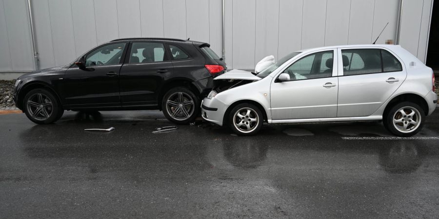 Oberriet: Zusammenprall zwischen zwei Autos