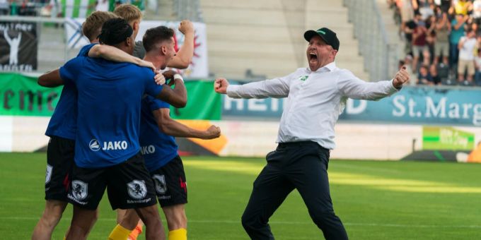 Erfolg für Ludovic Magnin: Er hält mit Altach die Klasse. Ludovic Magnin scr Altach