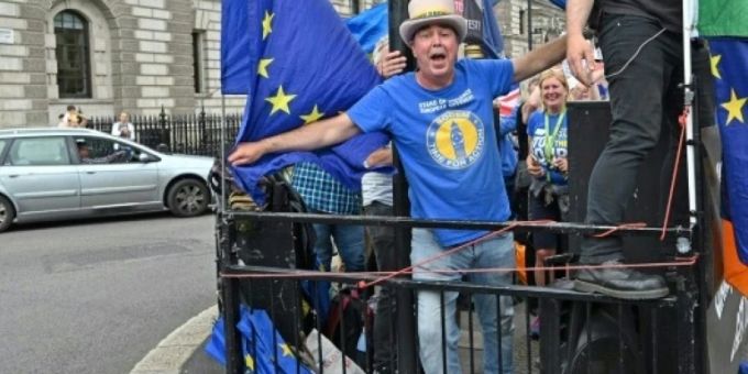 Der protestierende Steve Bray Der protestierende Steve Bray
