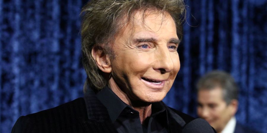 Barry Manilow lässt die deutsche Vokalgruppe Comedian Harmonists in New York wieder auferstehen.
