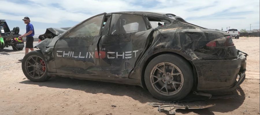Der Tesla Model S Plaid nach dem Unfall.
