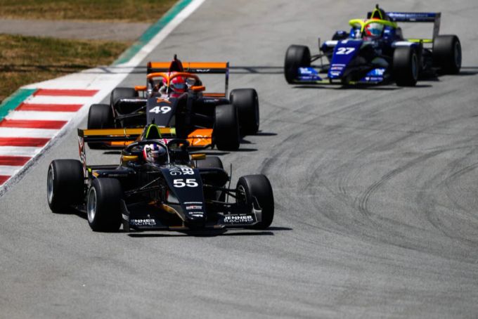 In der W Series kommen Fahrzeuge der Formula-Regional-Klasse zum Einsatz – deutlich kleiner und schwächer als die Formel 1. W Series