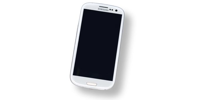 Wer WhatsApp noch auf einem Urzeit-Handy nutzt, sollte sich wohl bald nach einer Alternative umsehen. Android WhatsApp Galaxy S3