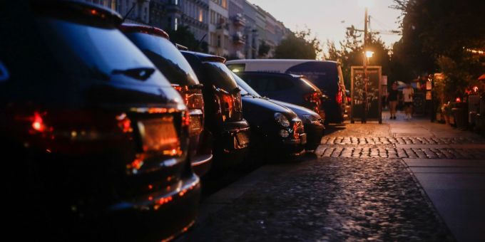 Die Zahl der Autos in Deutschland hat wieder zugenommen. autos