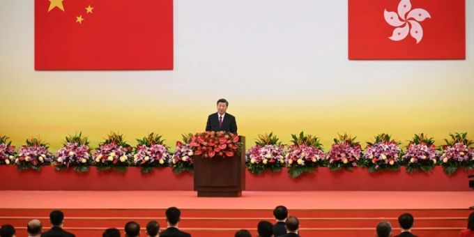 Chinas Präsident Xi Jinping bei seinem Besuch in Hongkong Chinas Präsident Xi Jinping bei seinem Besuch in Hongkong