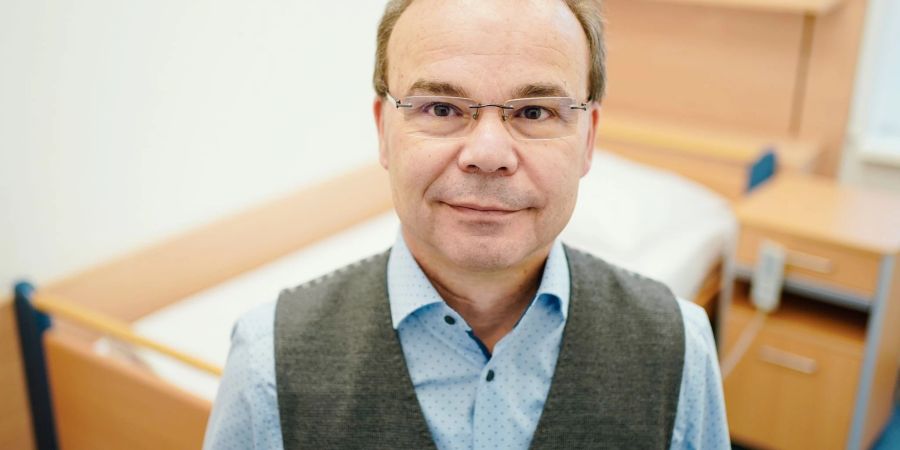 Der Schlafforscher Hans-Günter Weess beklagt eine zunehmende «Nonstop-Gesellschaft» in Deutschland, in der jeder rund um die Uhr erreichbar sei. Ein ständiger Standby-Modus.