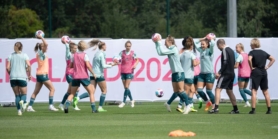 Eine Mehrheit ist bei den Nationalspielerinen für die gleichen Erfolgsprämien wie bei ihren männlichen Kollegen.