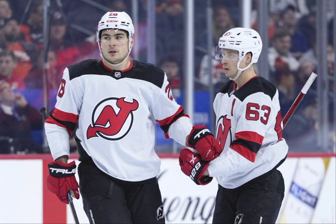 Liefert gegen Anaheim eine Vorlage: Timo Meier (links). Timo Meier