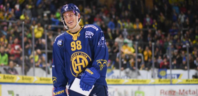 Sein Debüt in der National League feierte Benjamin Baumgartner beim HCD. HC Davos