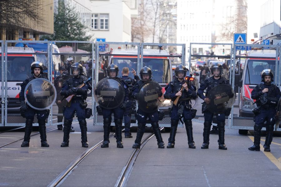 Neben der Demo in Zürich finden auch in anderen Schweizer Städten Kundgebungen statt.