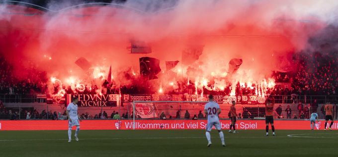 Die Fans des FC Sion während dem Spiel gegen den FC Zürich. FC Sion