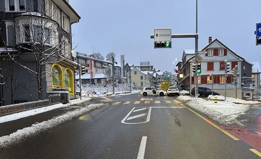 Übersichtsaufnahme der Unfallstelle.