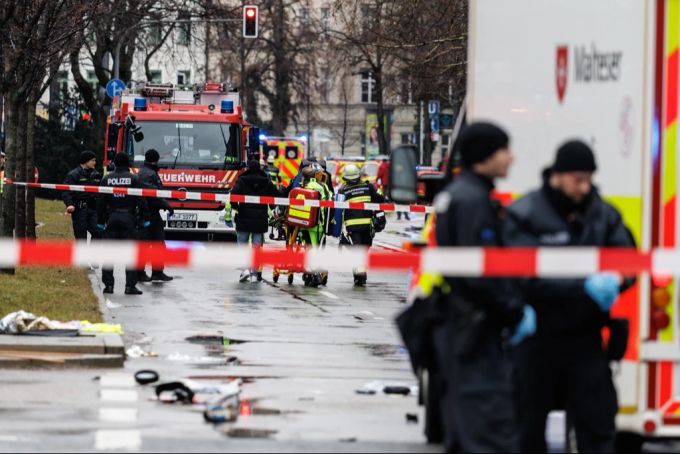 Bei dem Anschlag in München wurden zwei Personen schwerstverletzt. Anschlag München