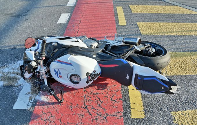 Motorradfahrer verletzt