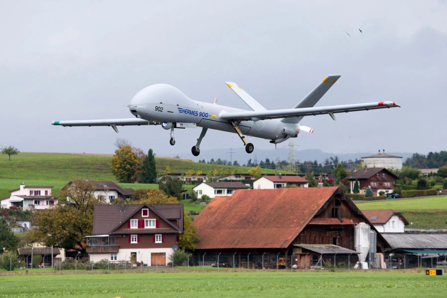 Inzwischen sind sich Rüstungsbeschaffer Armasuisse, Hersteller Elbit und Bundes-Rüstungsunternehmen Ruag uneinig über das weitere Vorgehen.