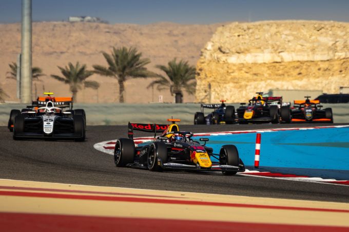 Nikola Tsolov gewinnt das Sprintrennen der Formel 3. Formel 3 Nikola Tsolov