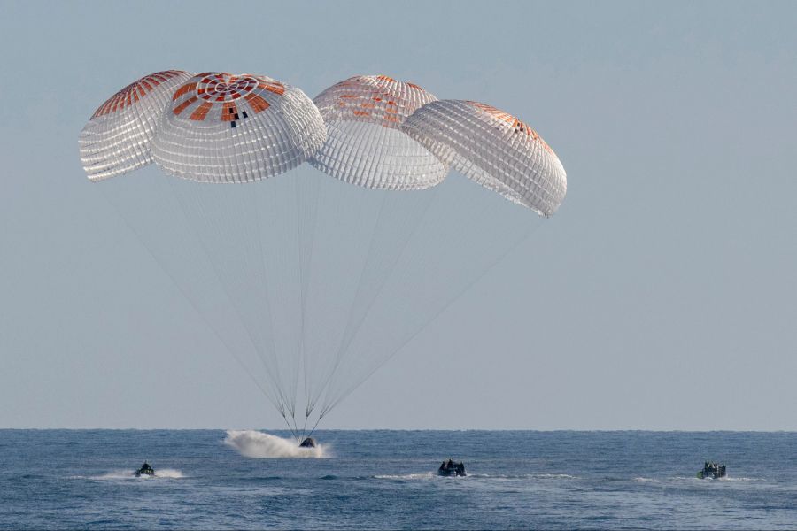 17 Stunden nach dem Abdocken von der Internationalen Raumstation landete die «Crew Dragon»-Kapsel im Meer.