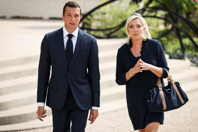 Jordan Bardella trat als Parteichef in die Fussstapfen von Marine Le Pen. Nun auch im Präsidentschaftsrennen? Bardella und Le Pen