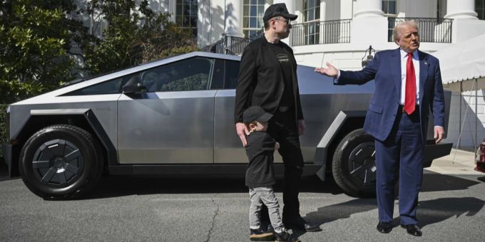 Angst vor Musk - Trump-Zölle: Anonymer Tesla-Brief warnt vor Folgen